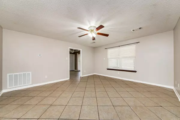 12 Knollwood, Cabot, AR 72023