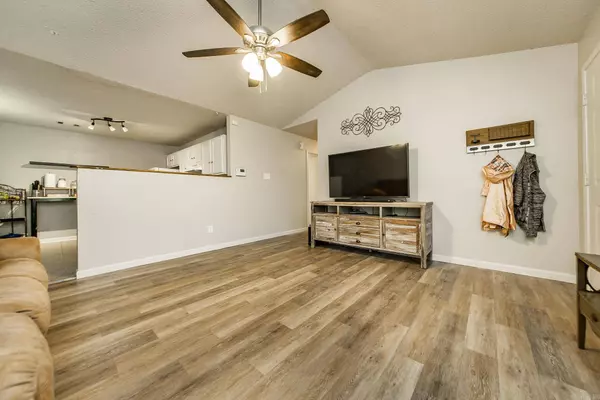 13 Fieldcrest Ln, Cabot, AR 72023