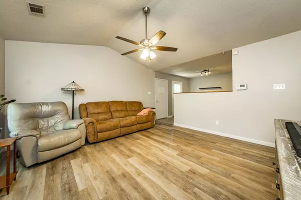 13 Fieldcrest Ln, Cabot, AR 72023