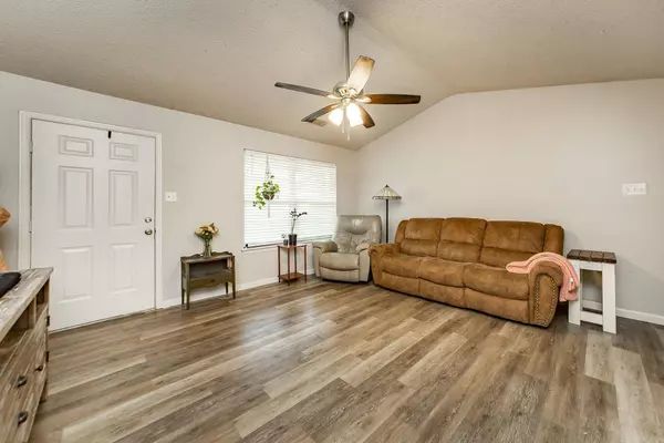 13 Fieldcrest Ln, Cabot, AR 72023