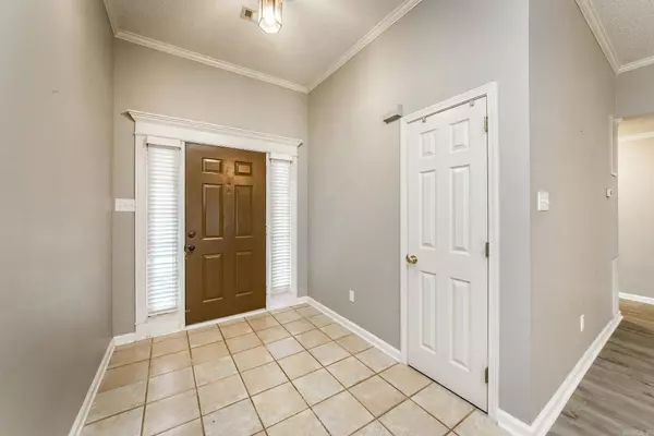 216 Chantilly Cir, Maumelle, AR 72113