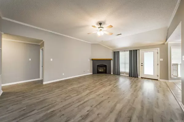 216 Chantilly Cir, Maumelle, AR 72113