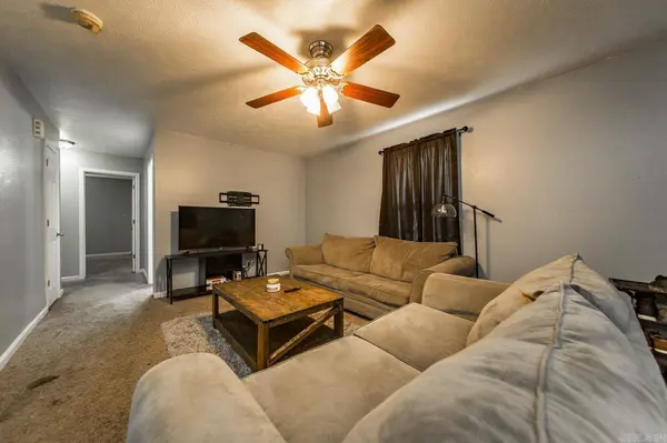 100 E Lauren Road, Searcy, AR 72143