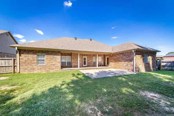 15 Talladega Loop, Cabot, AR 72023