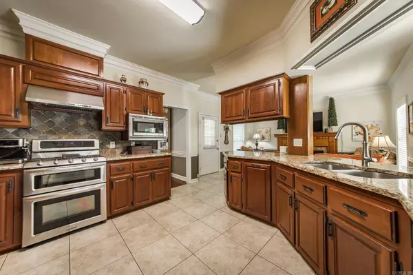 8 Shady Grove Cove, Ward, AR 72176