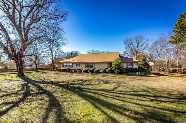 444 Blue Hole Road, Beebe, AR 72012