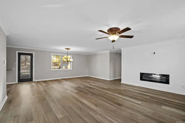 22 Oakwood Dr, Cabot, AR 72023