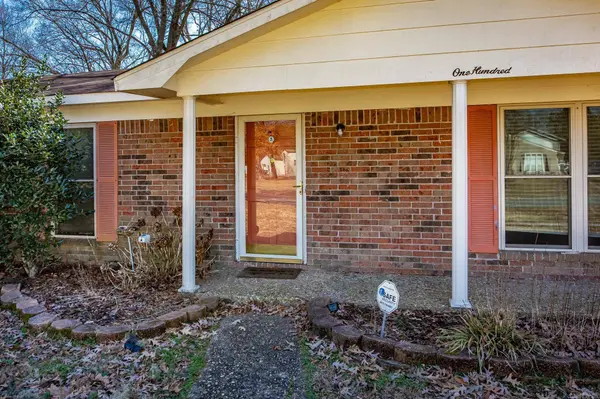 100 Oxford Cove, Jacksonville, AR 72076