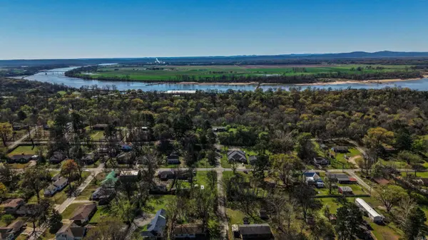 400 W Bennett Street, Morrilton, AR 72110