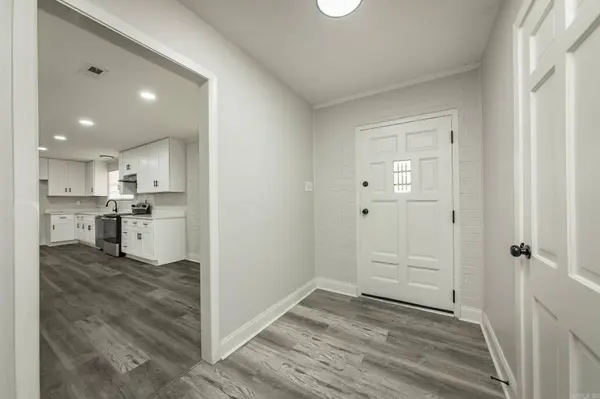 2112 Lancelot Lane, Jacksonville, AR 72076