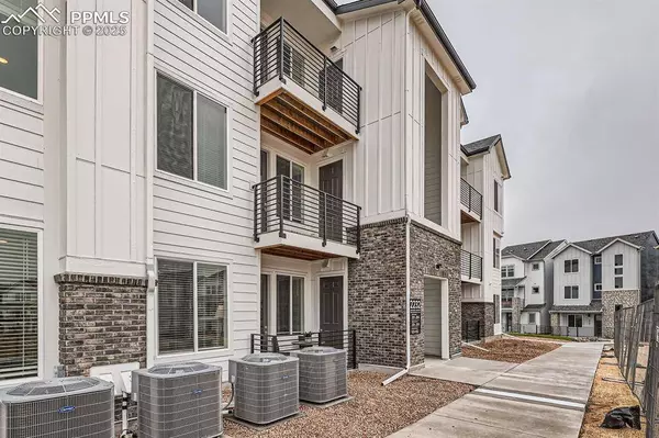 2232 Arikaree HTS #207, Colorado Springs, CO 80908