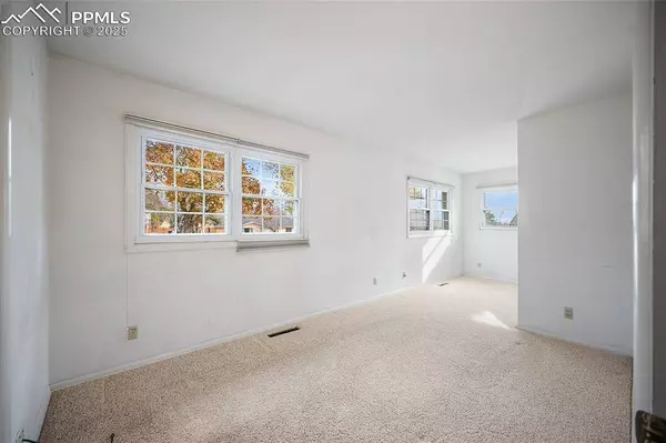 2222 N Circle DR, Colorado Springs, CO 80909