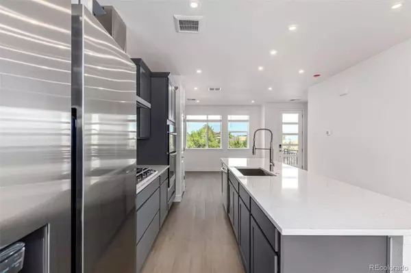 73 Ascent TRL, Englewood, CO 80112