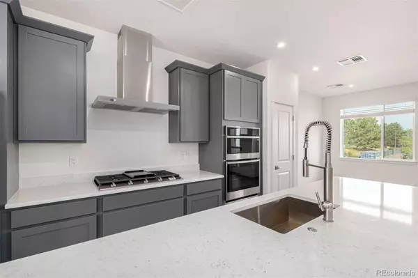 73 Ascent TRL, Englewood, CO 80112