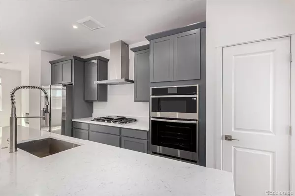 73 Ascent TRL, Englewood, CO 80112