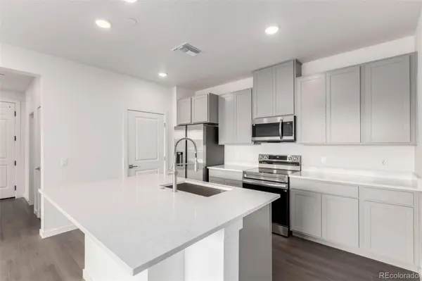 6153 N Ceylon ST #307, Denver, CO 80249