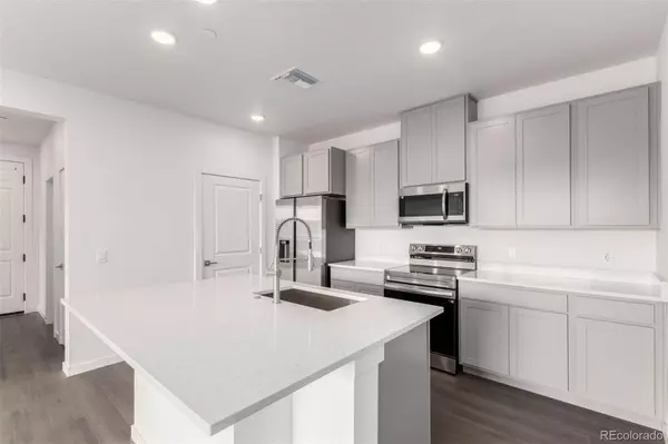 6153 N Ceylon ST #308, Denver, CO 80249