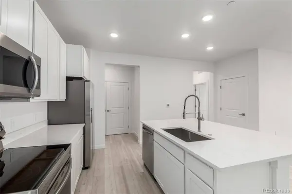 6153 N Ceylon ST #303, Denver, CO 80249