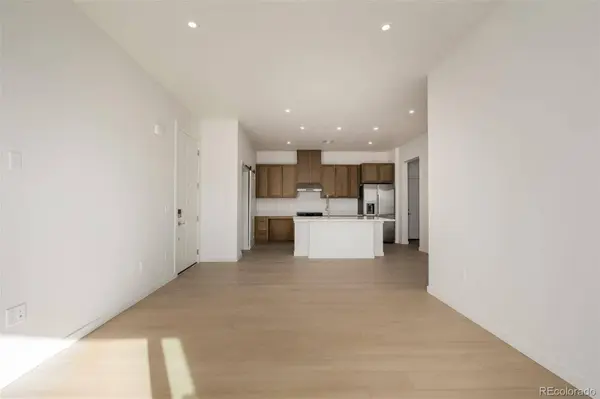 6153 N Ceylon ST #106, Denver, CO 80249