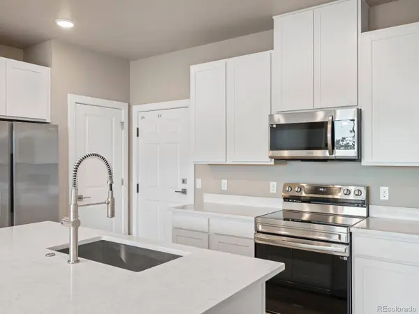 6153 N Ceylon ST #102, Denver, CO 80249