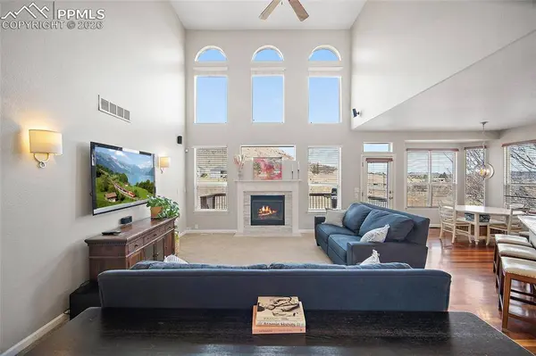 1799 Granger CIR, Castle Rock, CO 80109