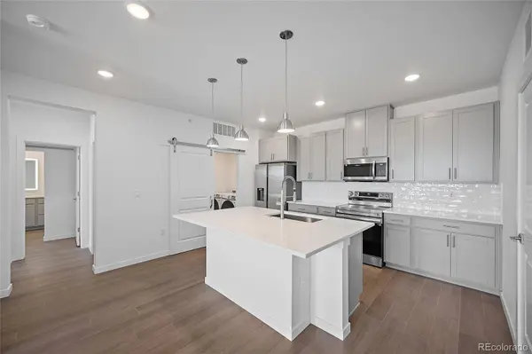 2232 Arikaree HTS #307, Denver, CO 80908