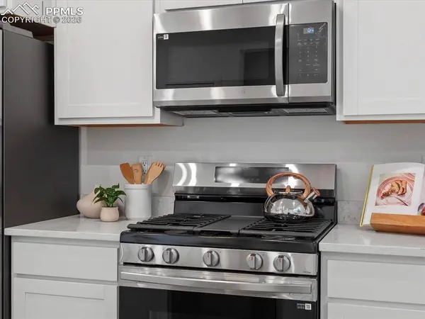 3351 Drumlin GRV, Colorado Springs, CO 80907