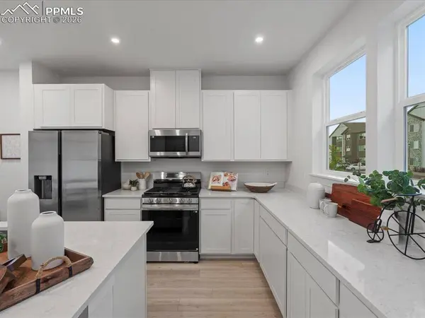 3352 Drumlin GRV, Colorado Springs, CO 80907