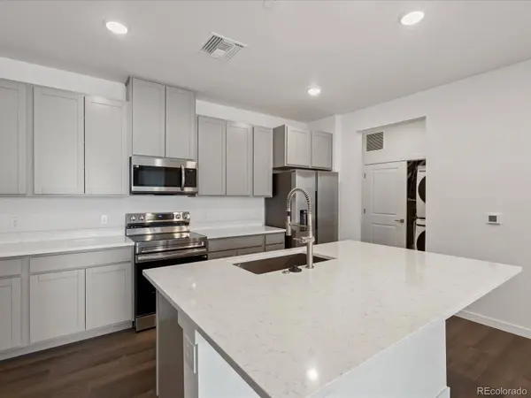 6153 N Ceylon ST #304, Denver, CO 80249