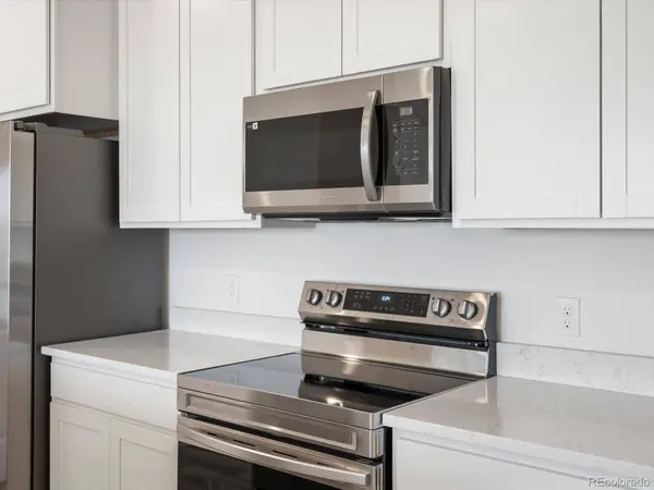 6153 N Ceylon ST #302, Denver, CO 80239