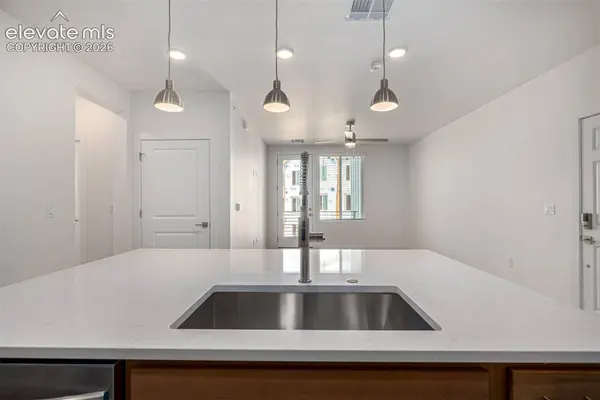 2252 Arikaree Heights #202, Colorado Springs, CO 80908