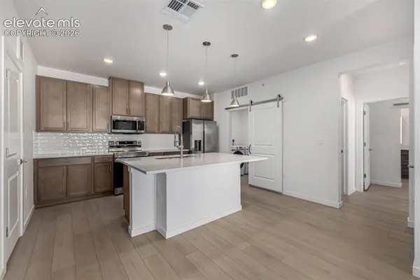 2252 Arikaree Heights #202, Colorado Springs, CO 80908