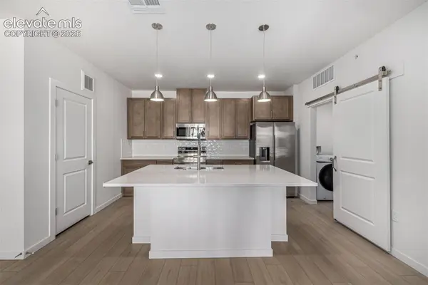2252 Arikaree Heights #202, Colorado Springs, CO 80908