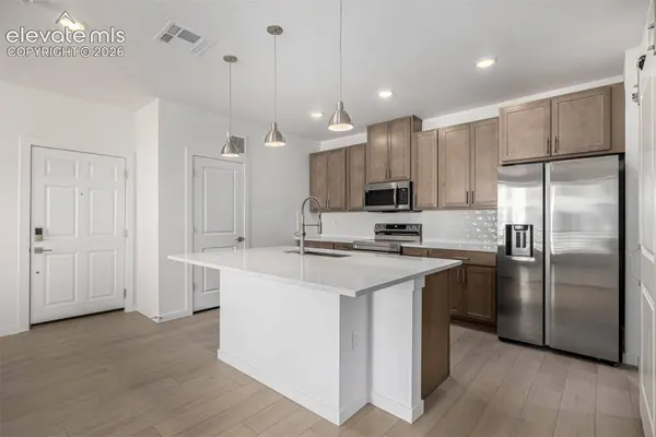 2252 Arikaree Heights #202, Colorado Springs, CO 80908