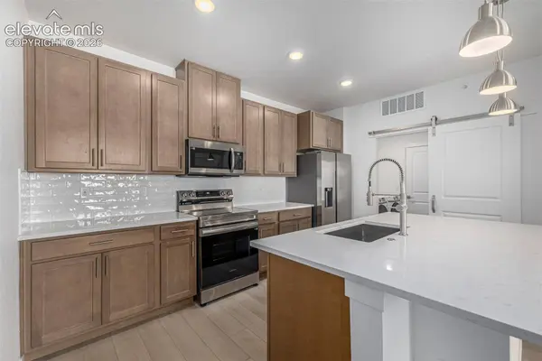2252 Arikaree Heights #202, Colorado Springs, CO 80908