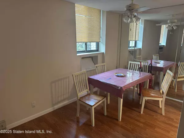 50 Belair Road #1e, Staten Island, NY 10305