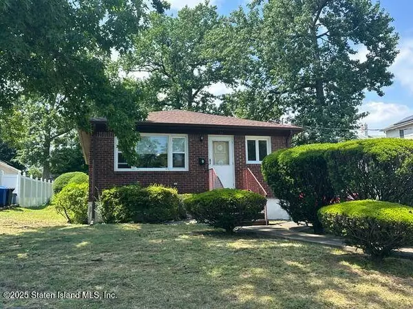 77 Acorn Street, Staten Island, NY 10306