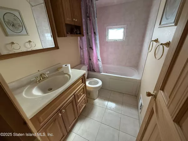 89 Kenmore Street ST, Staten Island, NY 10312