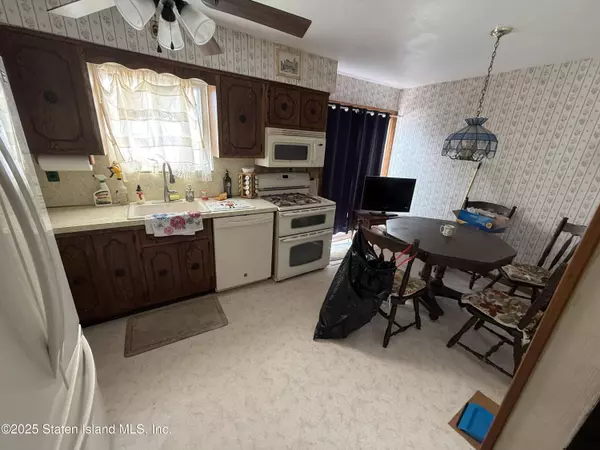 89 Kenmore Street ST, Staten Island, NY 10312