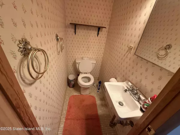 89 Kenmore Street ST, Staten Island, NY 10312