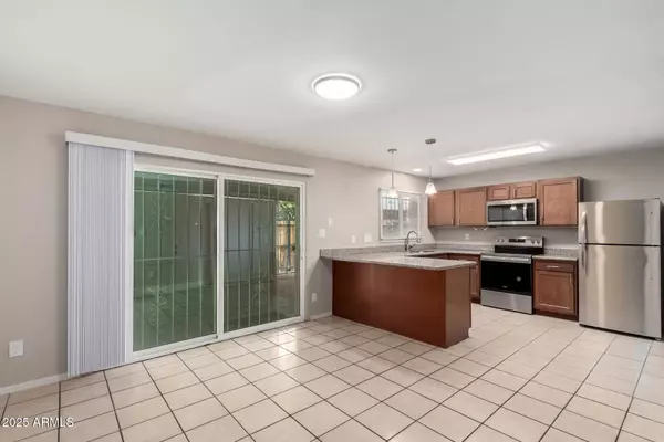 6653 N 44TH Avenue, Glendale, AZ 85301