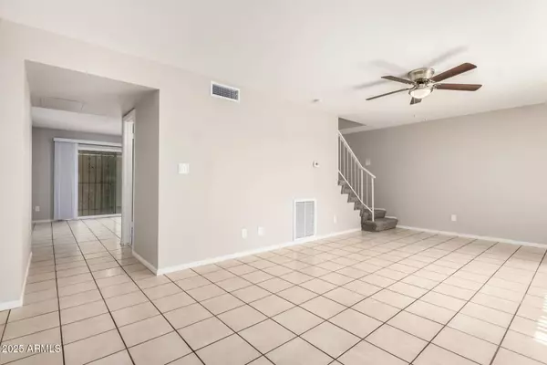 6653 N 44TH Avenue, Glendale, AZ 85301