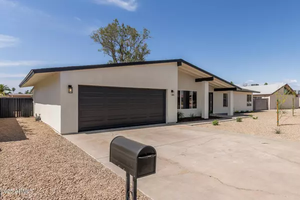 3752 W BECKER Lane, Phoenix, AZ 85029