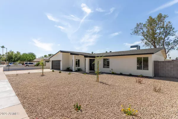 3752 W BECKER Lane, Phoenix, AZ 85029