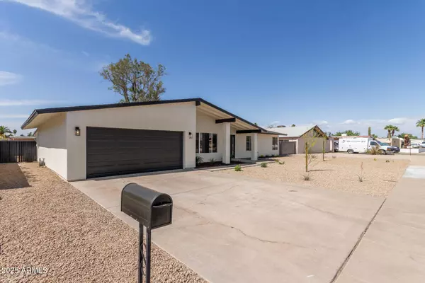 3752 W BECKER Lane, Phoenix, AZ 85029