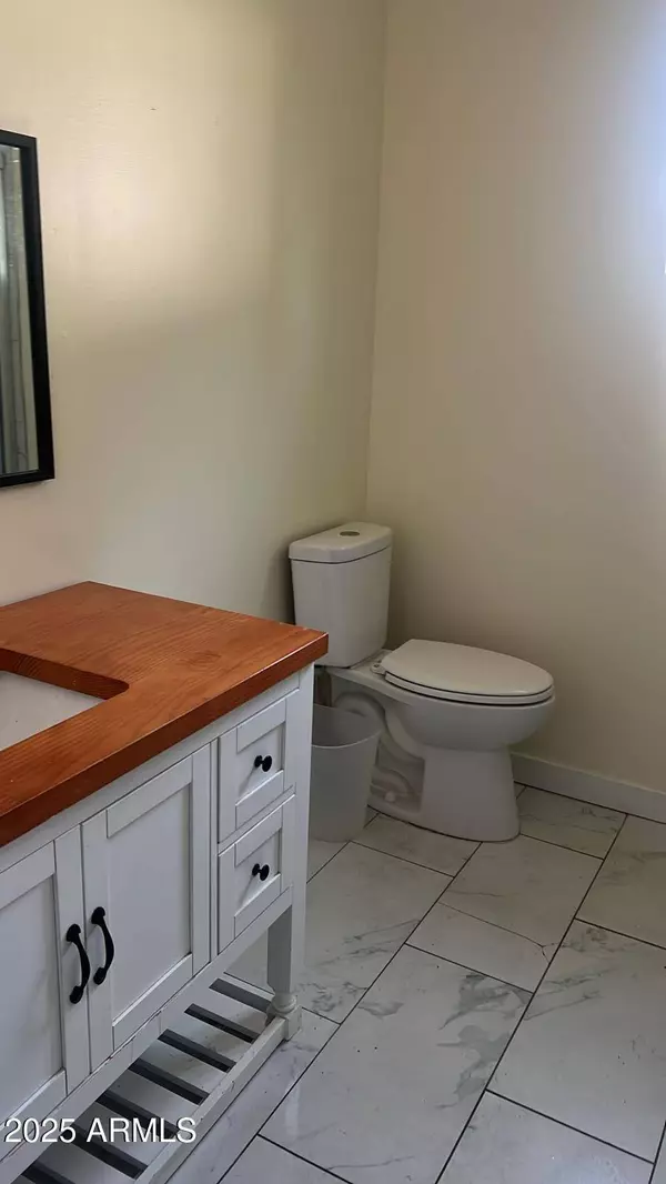 6420 W Van Buren Street #B4, Phoenix, AZ 85043