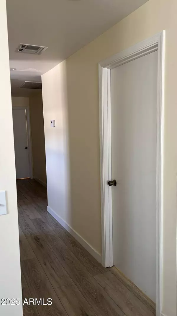 6420 W Van Buren Street #B4, Phoenix, AZ 85043