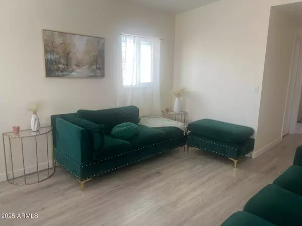 6420 W Van Buren Street #B4, Phoenix, AZ 85043