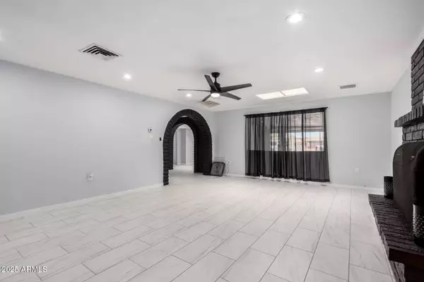 7414 N 54TH Avenue, Glendale, AZ 85301