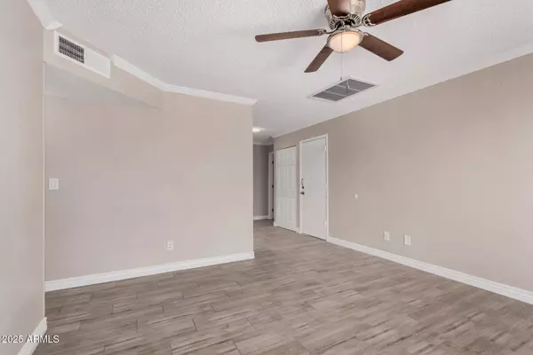 3210 E HELENA Drive, Phoenix, AZ 85032